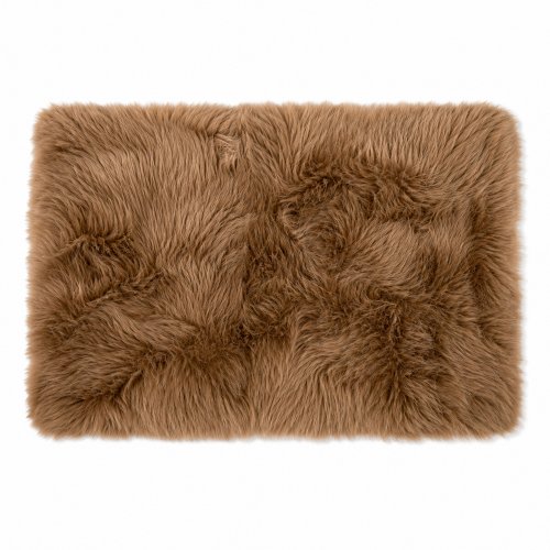 Alfombra estilo peluche beige