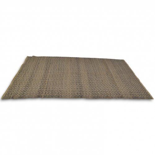 Alfombra natural con estampa negra panal